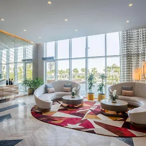 Radisson Damac Hills 4*, Dubái Emiratos Árabes Unidos